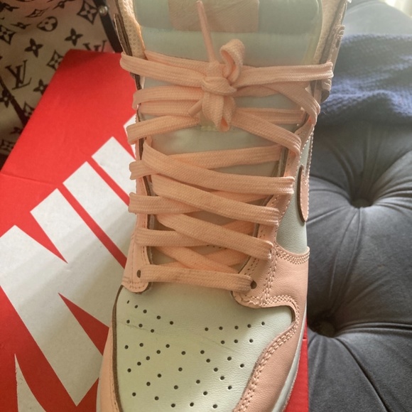22108997_51862489_600.jpg Nike Dunks